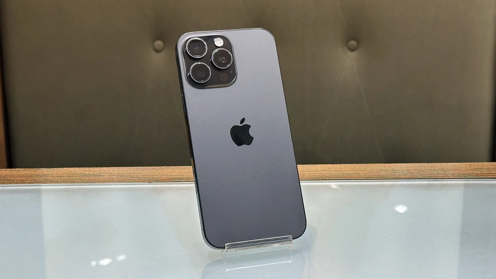 گوشی موبایل اپل مدل iPhone 16 Pro Max ZAA دو سیم کارت حافظه ۲۵۶ گیگابایت –در حد نو