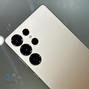 گوشی موبایل سامسونگ مدل گلکسی S25 Ultra 5G حافظه ۲۵۶ گیگابایت با رم ۱۲ گیگابایت – در حد نو | نمای پشت و دوربین