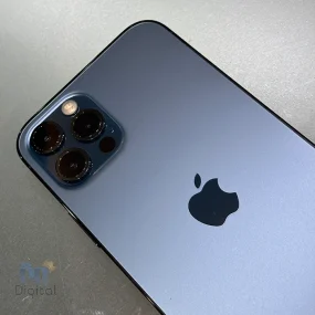 گوشی موبایل اپل مدل iPhone 12 Pro ZAA دو سیم کارت حافظه ۲۵۶ گیگابایت – کارکرده | نمای پشت و دوربین