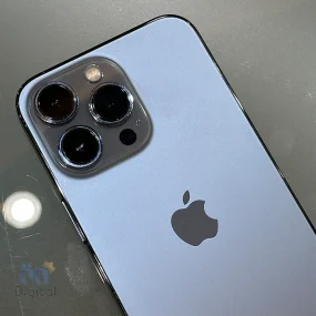 گوشی موبایل اپل مدل iPhone 13 Pro ZAA دو سیم کارت حافظه ۲۵۶ گیگابایت – کارکرده | نمای پشت و دوربین