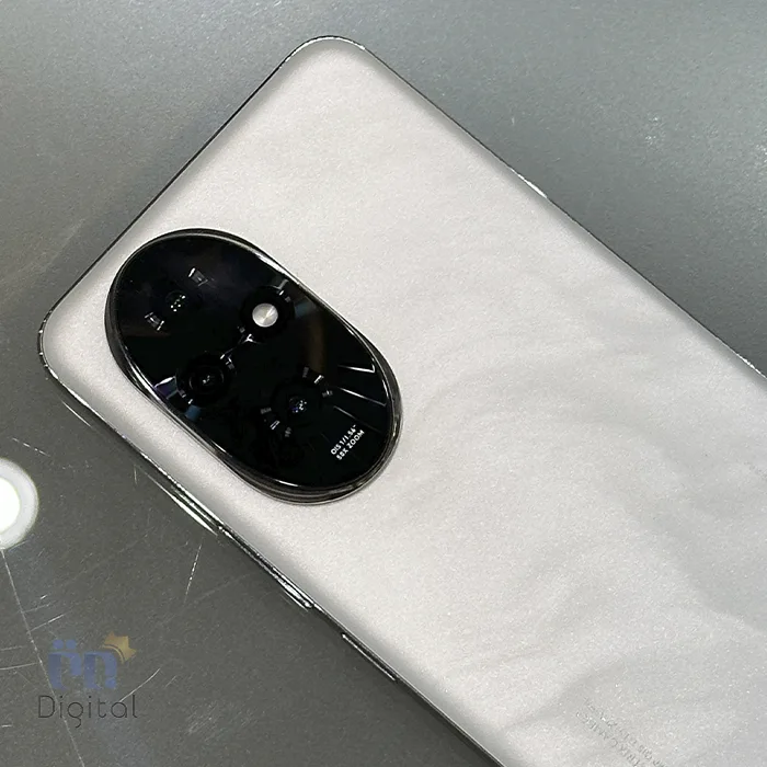 گوشی موبایل آنر مدل Honor 200 5G حافظه ۲۵۶ گیگابایت با رم ۱۲ گیگابایت – کارکرده | نمای پشت و دوربین
