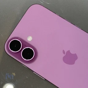 گوشی موبایل اپل مدل iPhone 16 CHA دو سیم کارت حافظه ۱۲۸ گیگابایت – در حد نو | نمای پشت و دوربین