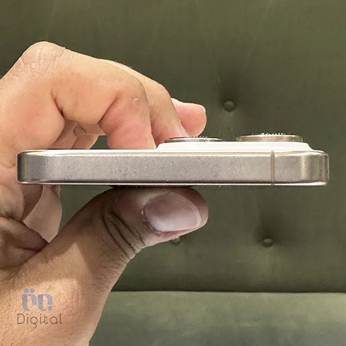 گوشی موبایل اپل مدل iPhone 16 Pro Max ZAA دو سیم کارت حافظه ۲۵۶ گیگابایت – کارکرده |‌نمای بالا