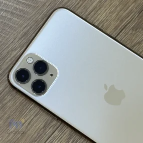 گوشی موبایل اپل مدل iPhone 11 Pro Max AAA تک سیم کارت حافظه ۲۵۶ گیگابایت – کارکرده | نمای پشت و دوربین