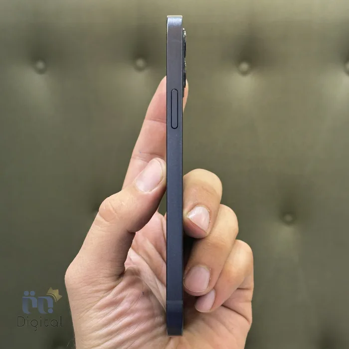 گوشی موبایل اپل مدل iPhone 12 XA تک سیم کارت حافظه ۱۲۸ گیگابایت – کارکرده |‌ نمای راست
