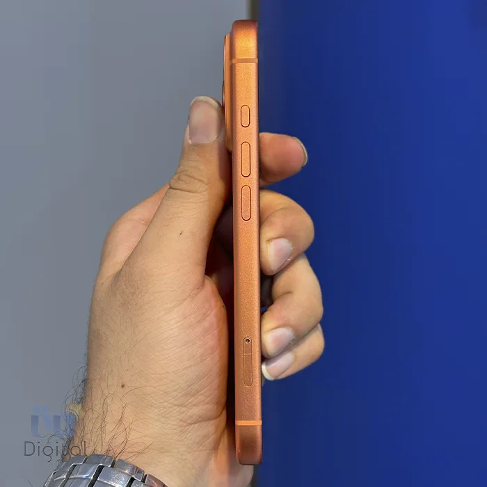 گوشی موبایل اپل مدل iPhone 17 Pro ZAA دو سیم کارت حافظه ۲۵۶ گیگابایت – کارکرده | نمای چپ