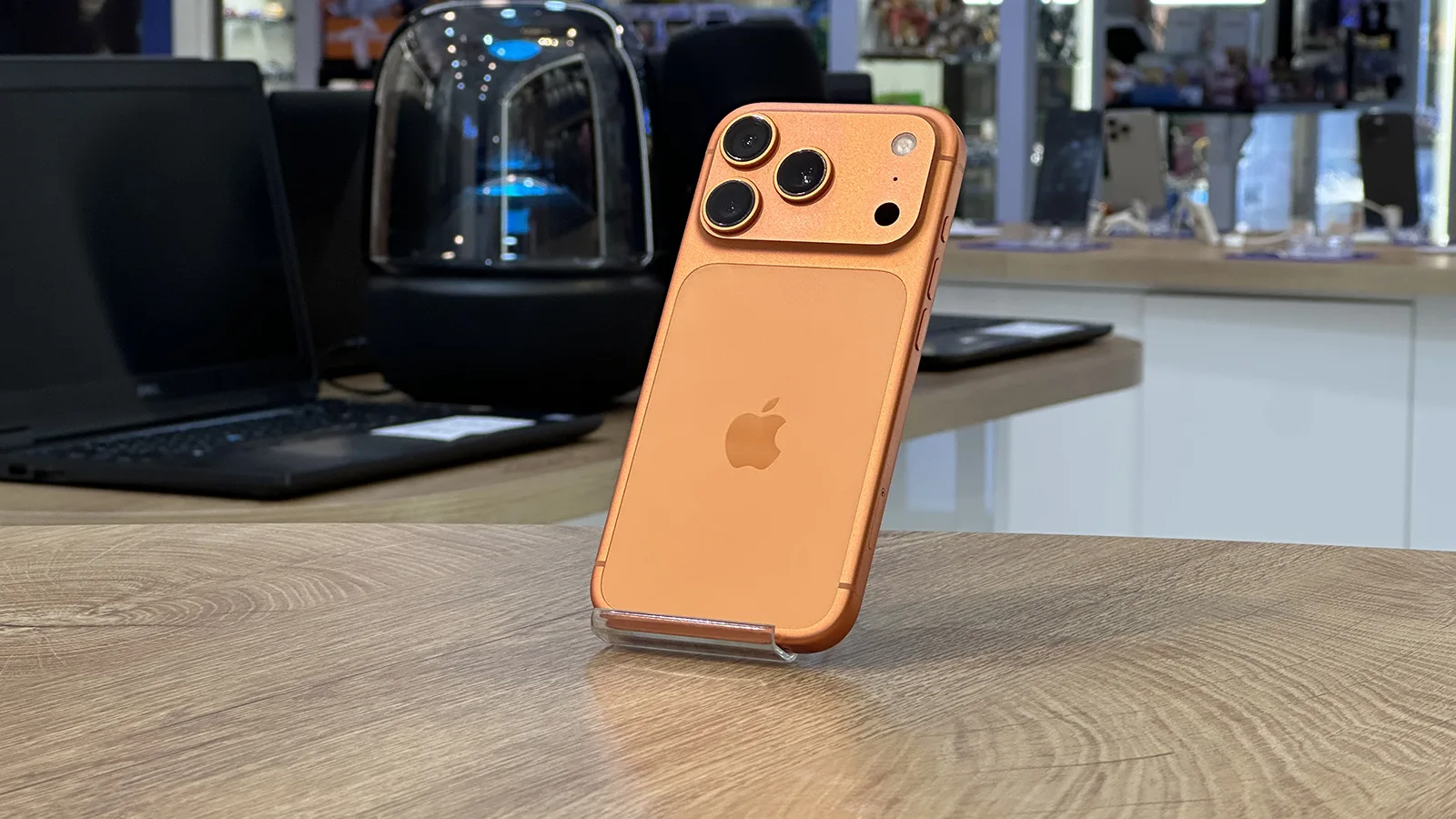 گوشی موبایل اپل مدل iPhone 17 Pro ZAA دو سیم کارت حافظه 256 گیگابایت – کارکرده