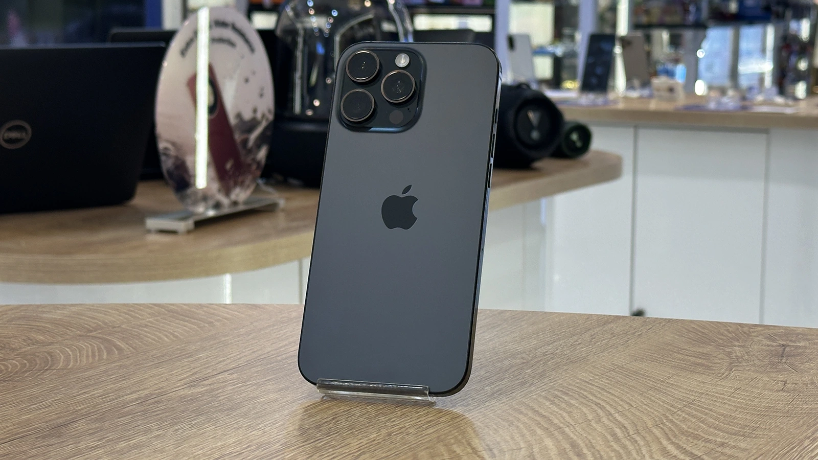 گوشی موبایل اپل مدل iPhone 16 Pro Max ZAA دو سیم کارت حافظه 512 گیگابایت – کارکرده