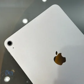 تبلت اپل مدل iPad 11 2025 Wi-Fi ظرفیت ۲۵۶ گیگابایت - در حد نو | نمای پشت و دوربین