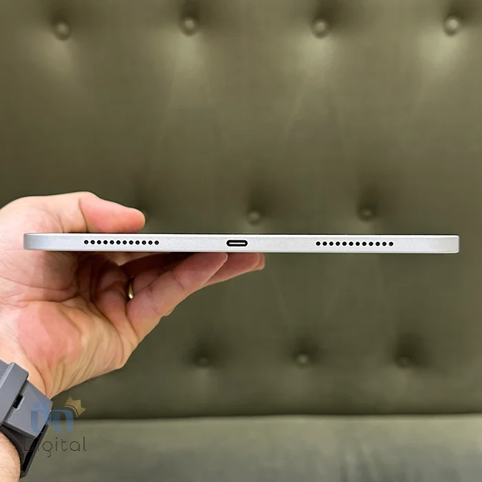 تبلت اپل مدل iPad 11 2025 Wi-Fi ظرفیت ۲۵۶ گیگابایت - در حد نو | نمای پایین