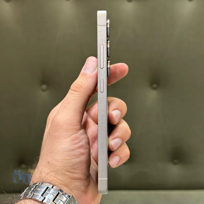 گوشی موبایل سامسونگ مدل گلکسی S25 Ultra 5G حافظه ۲۵۶ گیگابایت با رم ۱۲ گیگابایت – کارکرده | نمای راست