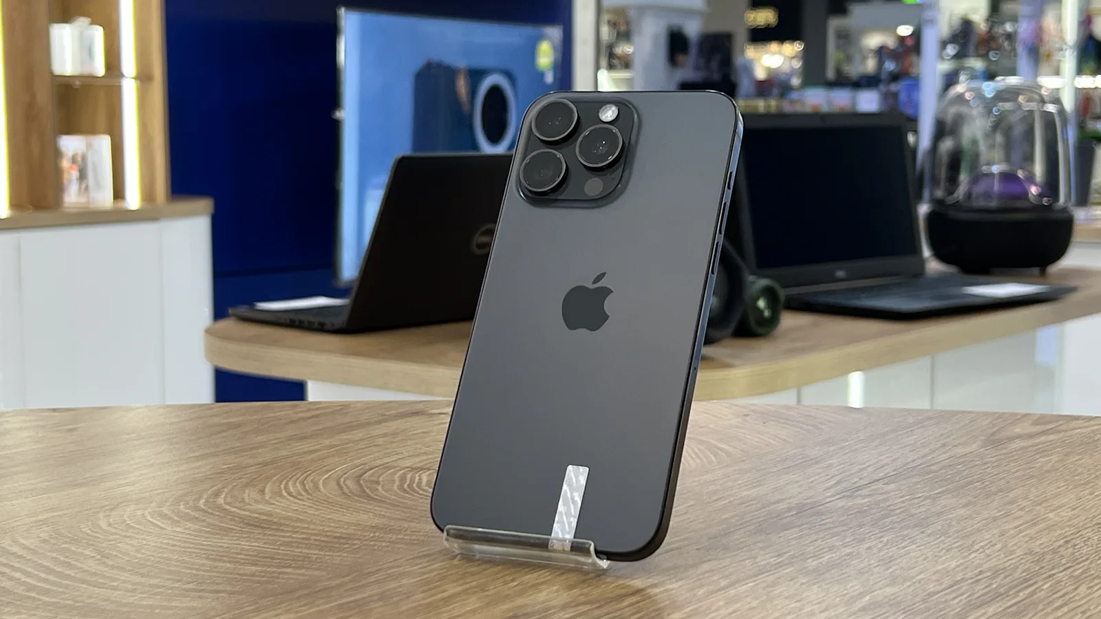 گوشی موبایل اپل مدل iPhone 15 Pro Max ZAA دو سیم کارت حافظه ۲۵۶ گیگابایت – کارکرده