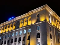 تصاویر گرفته شده با بزرگنمایی 2 برابری Galaxy A55 در طول شب